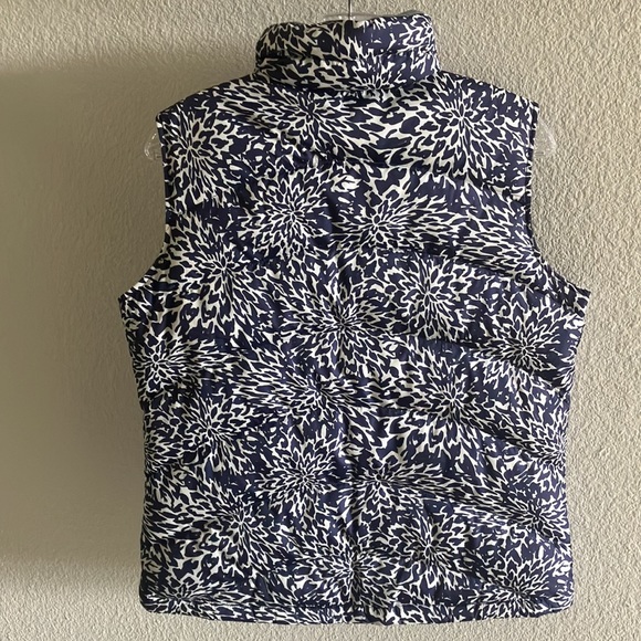 Lands' End‎ Navy & White Floral Quilted Down Puffer Vest Sz S - NWT - Picture 3 of 11